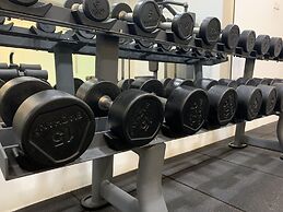 Greens Hotel & Suites