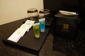 Greens Hotel & Suites