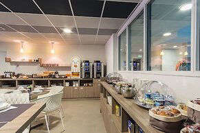 Nemea Appart Hotel Quai Victor Tours Centre