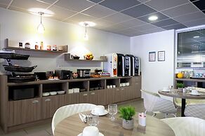 Nemea Appart Hotel Quai Victor Tours Centre