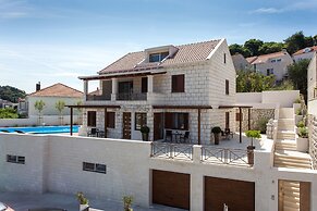 Apartments Villa Peragro