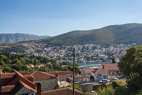 Apartments Villa Peragro