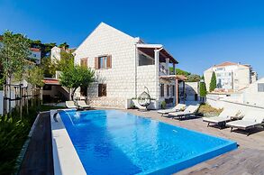 Apartments Villa Peragro