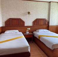 Sakol Grand Palace Hotel