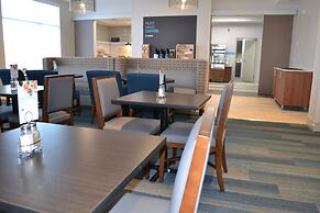 Holiday Inn Express Red Deer North by IHG