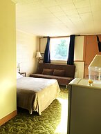 Manitou Motor Inn