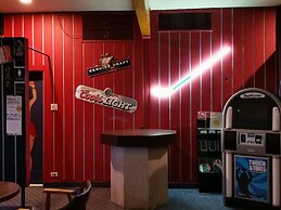 Manitou Motor Inn