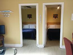 The Pinewood - Adult Getaway by the Lake