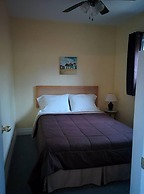 The Pinewood - Adult Getaway by the Lake