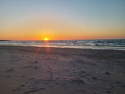 The Pinewood - Adult Getaway by the Lake