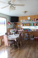 Raval Paradise Motel & RV Park