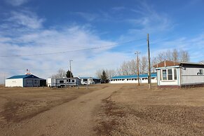 Raval Paradise Motel & RV Park