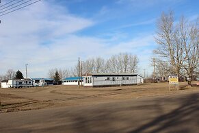 Raval Paradise Motel & RV Park