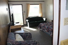 Raval Paradise Motel & RV Park