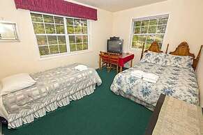 2184 Marshall Trail 5 Bedroom Home by RedAwning