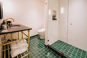 Eleven Revelstoke Lodge