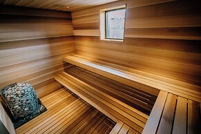 Eleven Revelstoke Lodge