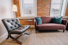 Eleven Revelstoke Lodge