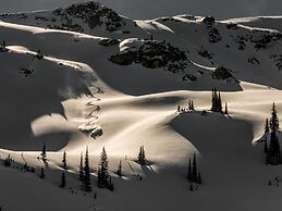 Eleven Revelstoke Lodge