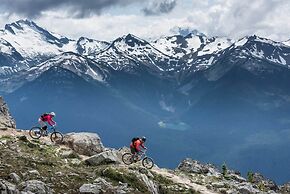 Eleven Revelstoke Lodge