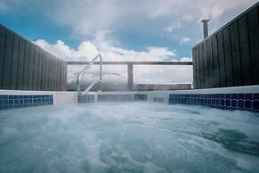 Eleven Revelstoke Lodge