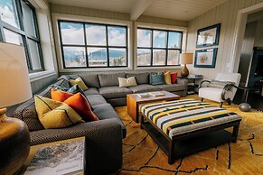 Eleven Revelstoke Lodge