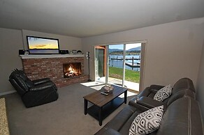 405 Ala Wai 170 by RedAwning