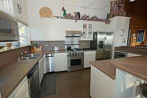 4192 Saddle Road 5 Bedroom Home by RedAwning