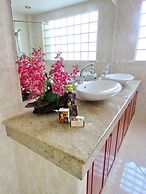 Butterfly Garden - A Boutique Residence