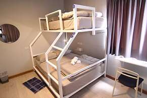 The Moon Hostel Hua Hin