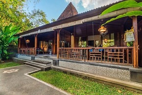 Sari Bamboo Villas