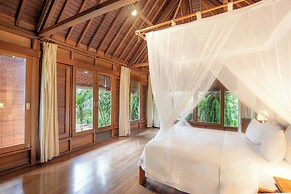 Sari Bamboo Villas