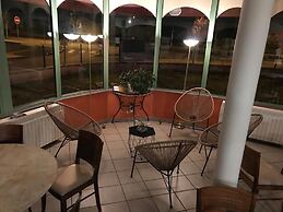 Abel Hotel