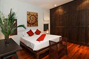 Villa Kama by Holiplanet