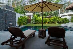 Villa Kama by Holiplanet