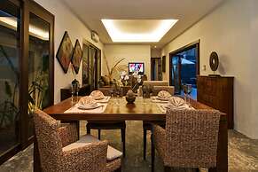 Villa Kama by Holiplanet