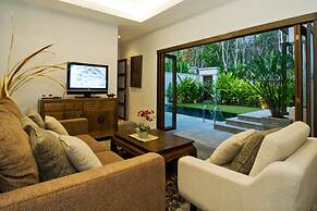 Villa Kama by Holiplanet