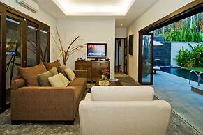 Villa Kama by Holiplanet