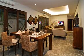 Villa Kama by Holiplanet