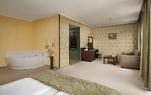 St. Spas Hotel & Balneo Complex