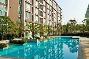 Baan Peang Ploen by Montri