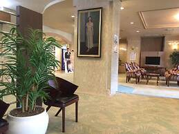 Breezbay Hotel & Resort Gero