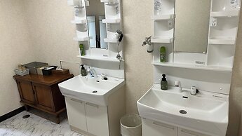 Hotel CROWN HILLS MIYOSHI