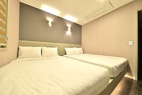 WITH U Hotel & Guesthouse