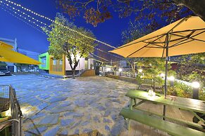 WITH U Hotel & Guesthouse