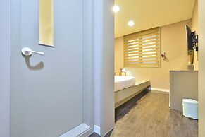 WITH U Hotel & Guesthouse