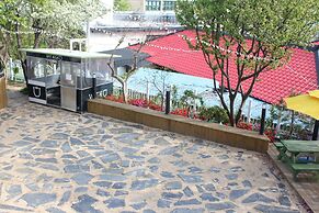 WITH U Hotel & Guesthouse