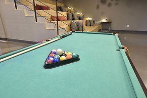 WITH U Hotel & Guesthouse