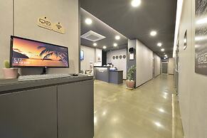 WITH U Hotel & Guesthouse