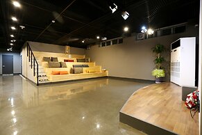 WITH U Hotel & Guesthouse